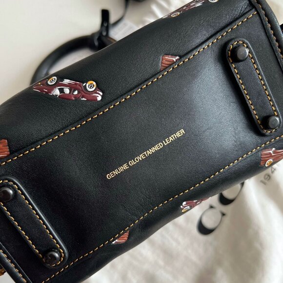 Very Rare Coach Rogue 17 with Car Print - Picture 4 of 12